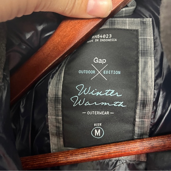 Gap outdoor edition down puffer vest - Picture 3 of 6